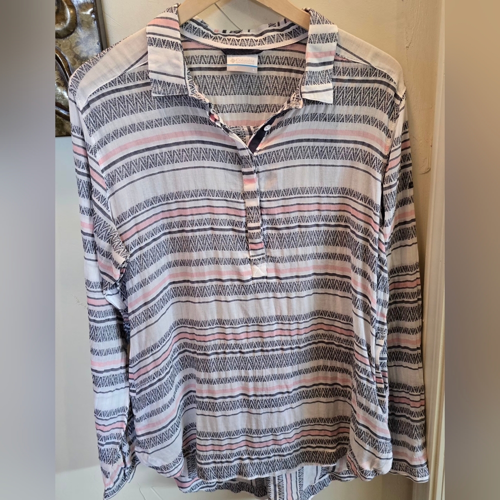 Columbia Sportswear Company 1/2 Button Down Blue Pink White Large